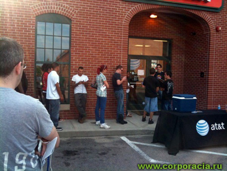 iPhone 4: первый миллион за три дня продаж